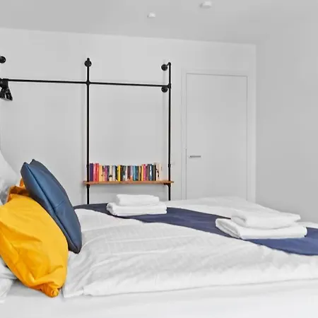 Luxurioese 3-zi-wohnung Im Zentrum, Grosser Balkon ドレスデン