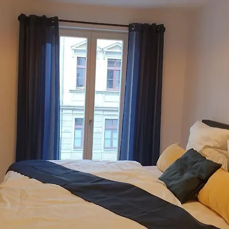 Luxurioese 3-zi-wohnung Im Zentrum, Grosser Balkon דירה