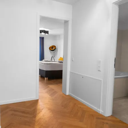 Luxurioese 3-zi-wohnung Im Zentrum, Grosser Balkon