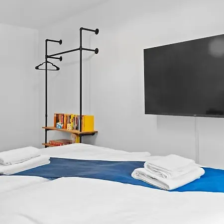 Luxurioese 3-zi-wohnung Im Zentrum, Grosser Balkon Lägenhet
