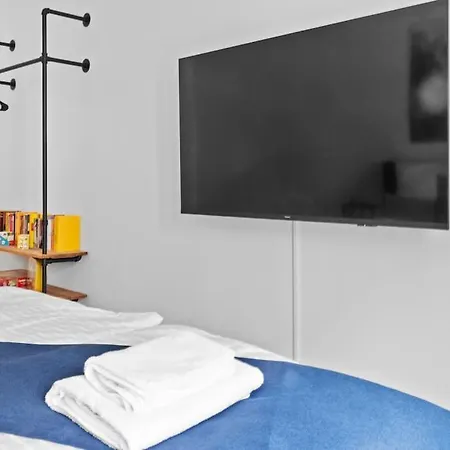 Luxurioese 3-zi-wohnung Im Zentrum, Grosser Balkon